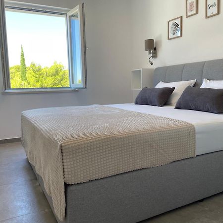 Sandra Apartments Makarska Exterior photo